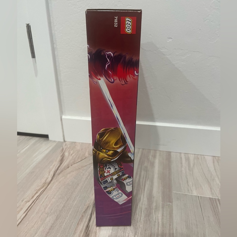 LEGO Ninjago Dragons Rising Thunderdragon - Red and Purple 71832 - Picture 9 of 12